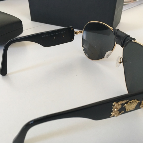 Versace VE2207Q Circular Baroque Sunglasses - Picture 6 of 10